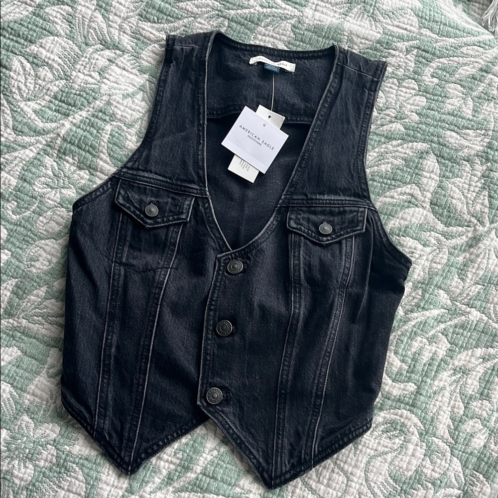 American Eagle Outfitters Black Button Down Vest